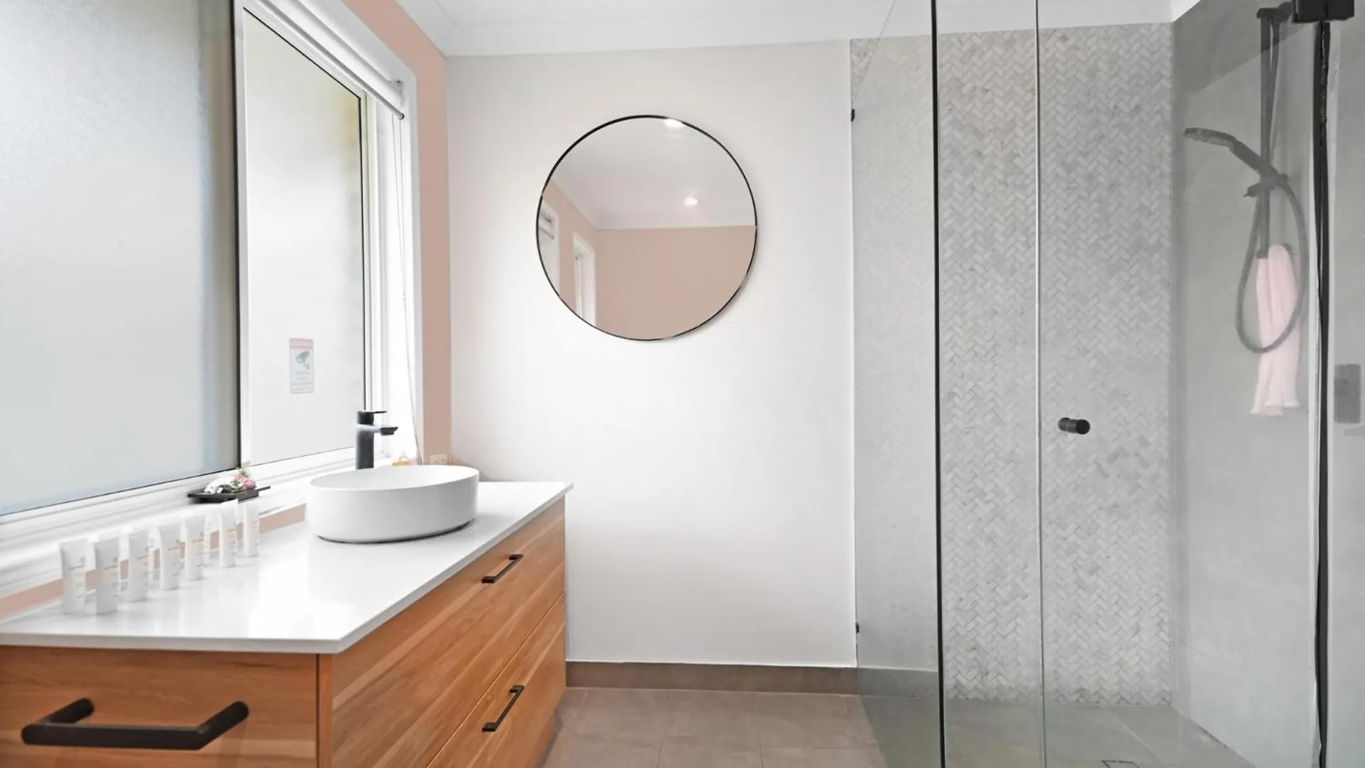 Tranquil 3-Bedroom Home In Heart Of Parkwood Gold Coast Holiday home