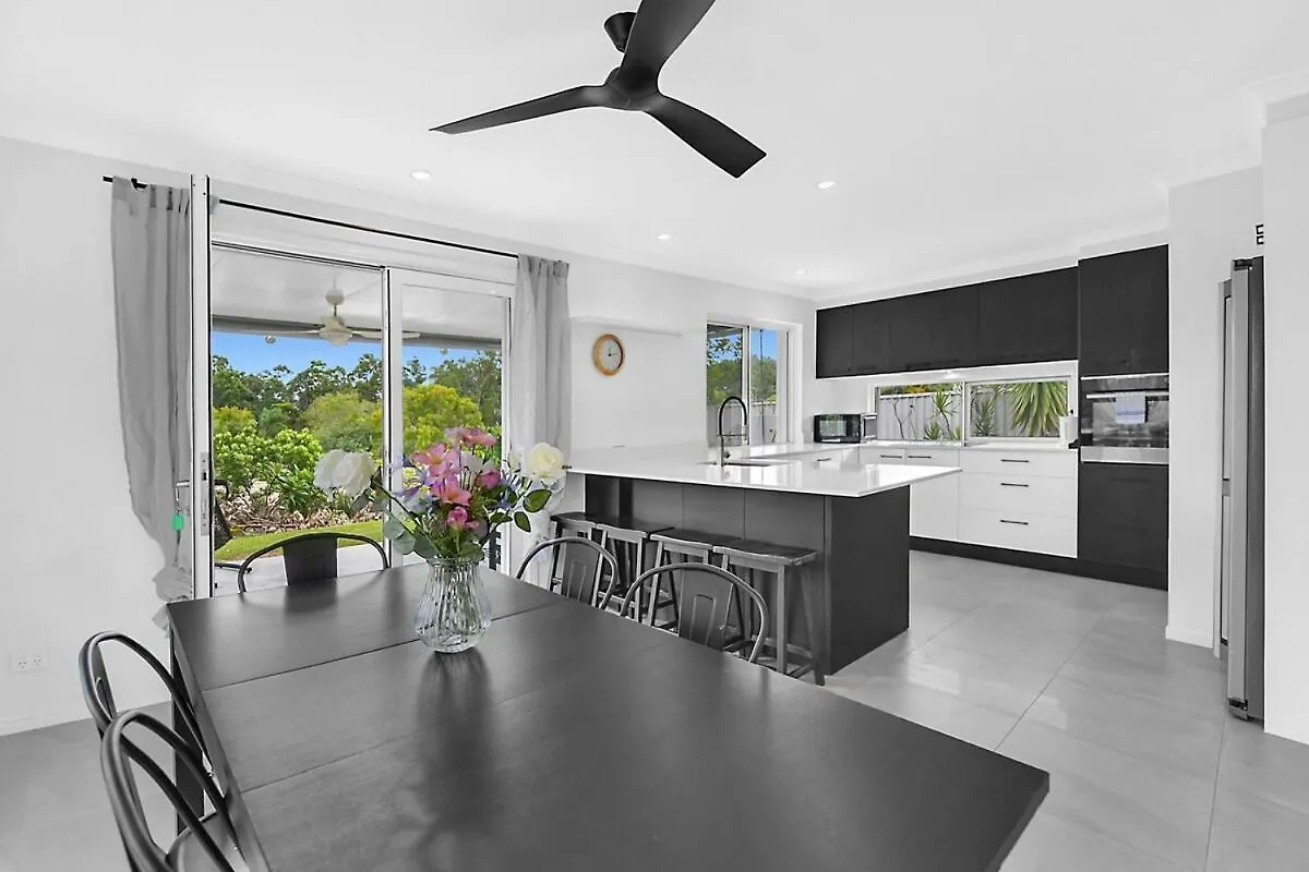 Tranquil 3-Bedroom Home In Heart Of Parkwood Gold Coast 0*,