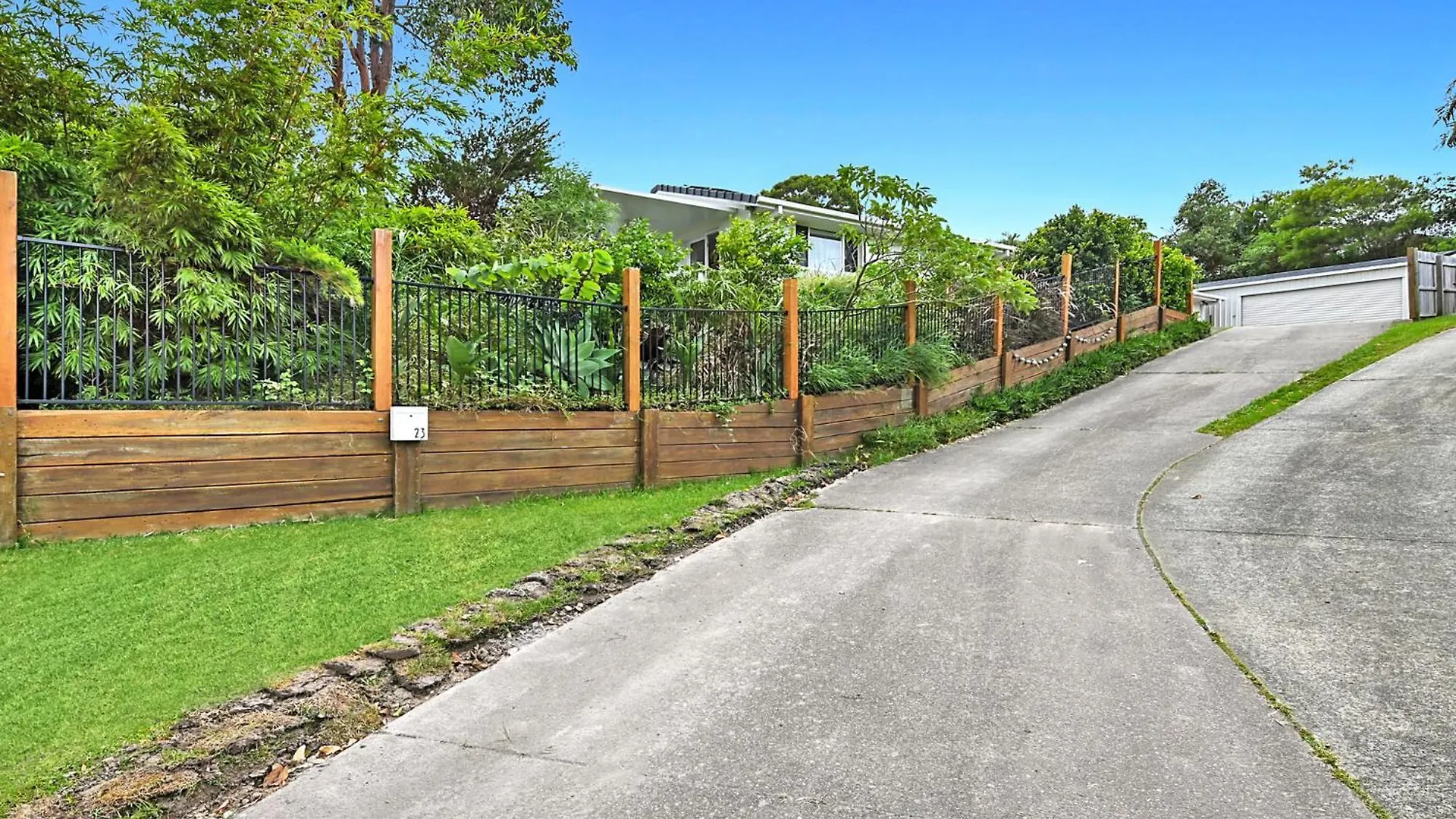 Nyaraló Tranquil 3-Bedroom Home In Heart Of Parkwood Gold Coast